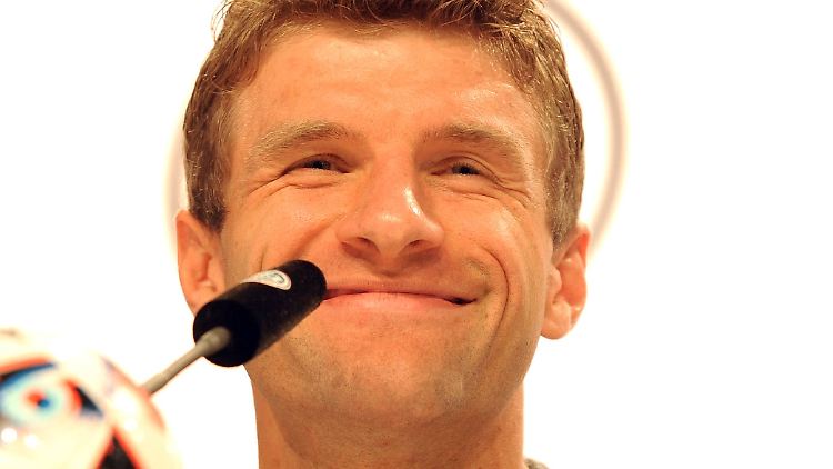 Thomas Müller beklagt den psychischen Druck, unter dem Fußballprofis stehen.