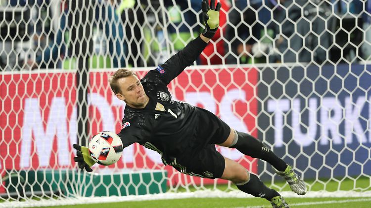 Manuel Neuer ist derzeit nicht zu haben - er steht noch bis 2021 bei Bayern München unter Vertrag.