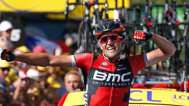 Greg Van Avermaet siegt auf einer schwierigen Etappe.