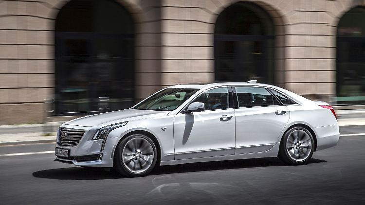 Mit einer Länge von 5,20 Meter übertrifft der Cadillac CT6 die Oberklasse-Konkurrenz aus Deutschland.