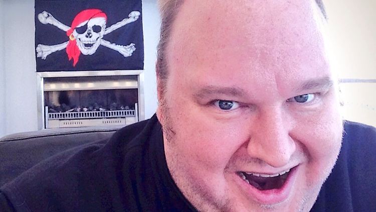 Kim Dotcom spielt gerne mit dem Image des Internet-Piraten.