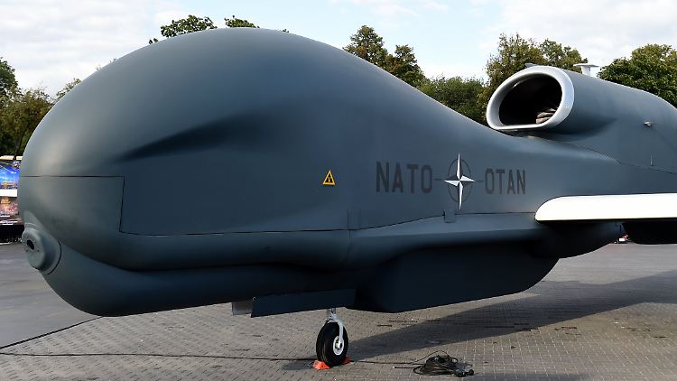 Äußerlich ähneln sich "Global Hawk" und der Vorgänger "Euro Hawk". Technisch jedoch soll das neue Nato-Projekt einen Vorsprung haben.