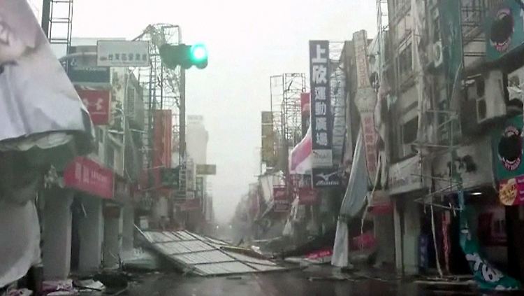 Video-Screenshot des Taifuns in Taitung im Südosten des Landes.