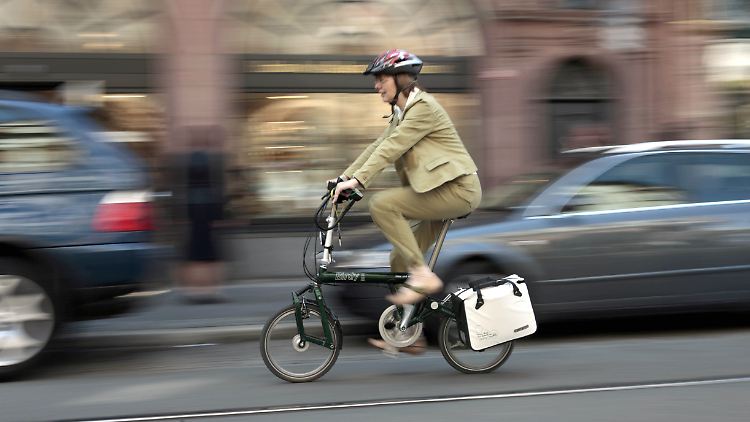 In vielen Fällen bewegt man sich mit dem Fahrrad schneller durch den Stadtverkehr als mit dem Auto.