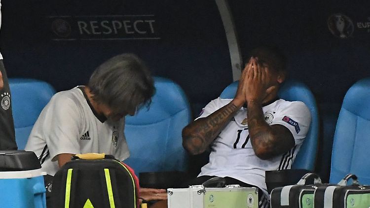 Jérôme Boateng (r.), machtlos