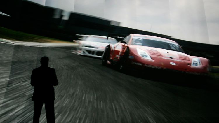 "Gran Turismo 5" heißt die neueste Rennsimulation, mit der Sony Kunden anlocken will. Das Spiel läuft exklusiv auf der Playstation.