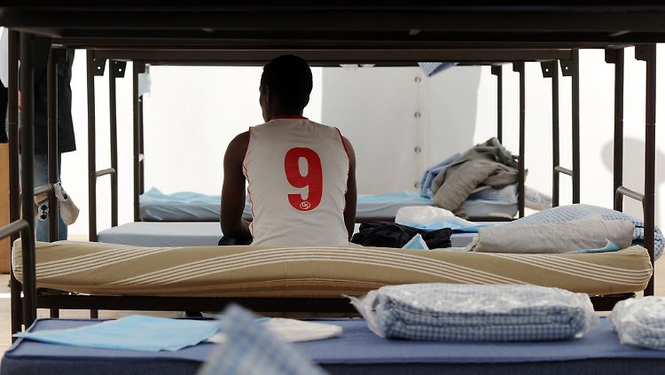 Viele Notunterkünfte, in denen Flüchtlinge untergebracht wurden, werden nicht mehr benötigt.