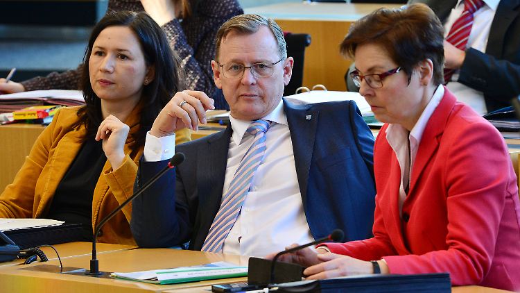 Das Land Thüringen wird schon jetzt von einer rot-rot-grünen Koalition regiert. (Im Bild der linke Regierungschef Ramelow flankiert von der grünen Umweltministerin Siegesmund und der sozialdemokratischen Finanzministerin Taubert.)