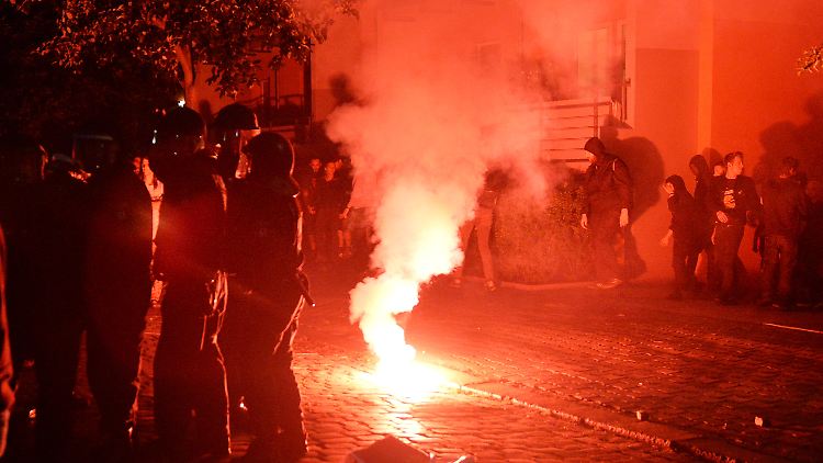 Eine Demonstration von Linksradikalen am Samstag artete in gewalttätigen Zusammenstößen aus.