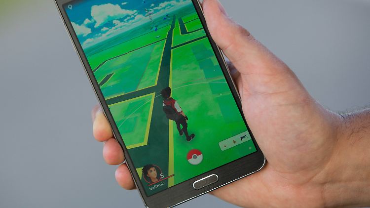 Wenn Sie es nicht selber schon spielen, erblicken Sie es sicher bald auf dem Display eines Bekannten: Pokemon Go.