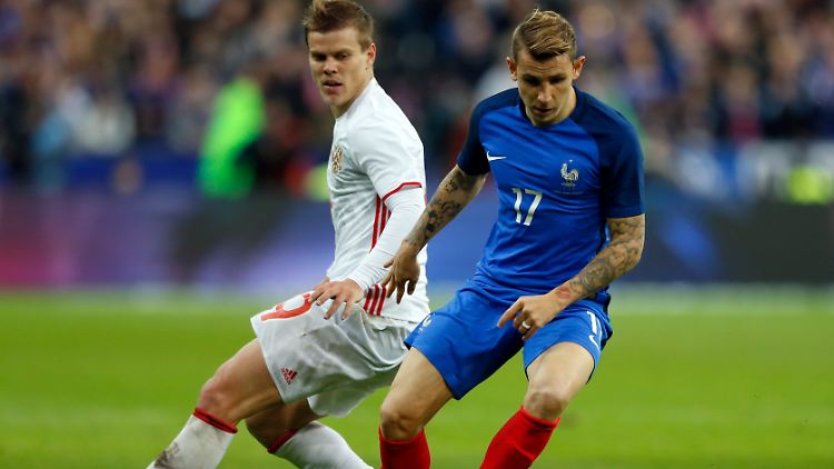 Lucas Digne erhält beim FC Barcelona einen Vertrag bis 2021.