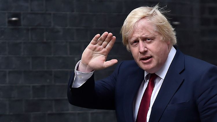 Boris Johnson auf dem Weg zu einem ersten Treffen mit Theresa May.