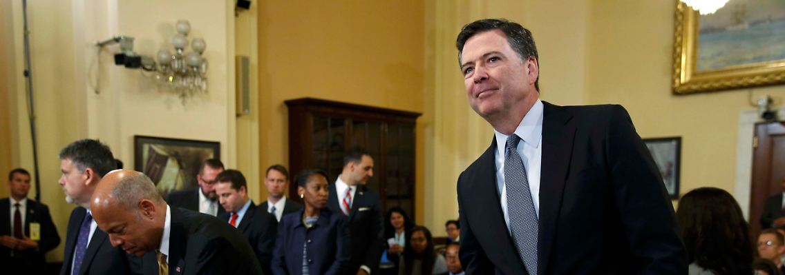 Comey bei seiner Aussage.