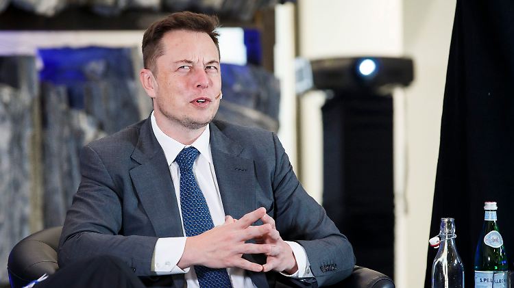Elon Musk geht sogar noch einen Schritt weiter und behauptet, der Unfall hätte durch den "Autopilot" vermieden werden können. 