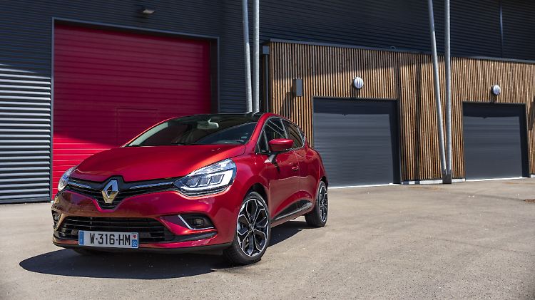 Vor allem an der Front hat Renault den Clio verändert und aufgefrischt.