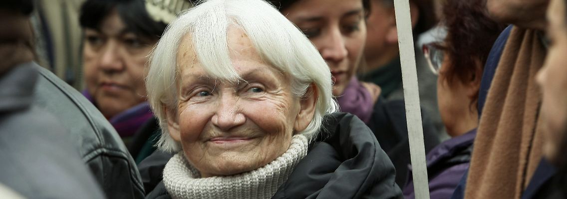 Margot Honecker 2010 auf der Beerdigung von Luis Corvalan.