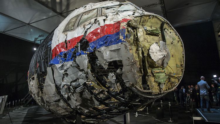 Eine Rekonstruktion des Wracks der MH17: Auch zwei Jahre danach ist nicht sicher, ob der Absturz noch aufgeklärt werden kann.