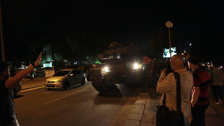 Panzer in den Straßen von Ankara.