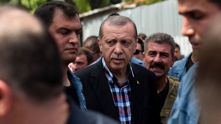 Der türkische Staatschef Recep Tayyip Erdogan war offenbar in größerer Gefahr als zunächst vermutet. 