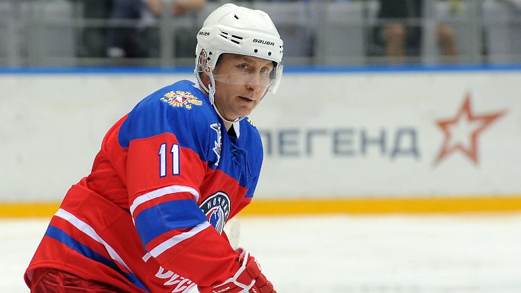 Sportsfreund Putin: Es ist kein Platz für Doping im Sport. Die Wada sieht in Russland indes überaus viel Platz für Doping im Sport.
