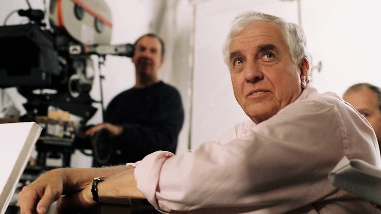 Garry Marshall 2004 beim Dreh für "Plötzlich Prinzessin": Der Regisseur drehte bis ins hohe Alter Filme.