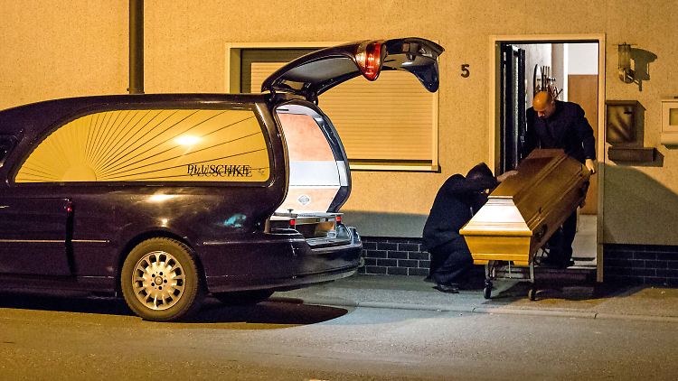 Die erste Babyleiche entdecken die Ermittler im vergangenen November - wenige Wochen, nachdem die Mutter aus ihrer Wohnung auszieht.