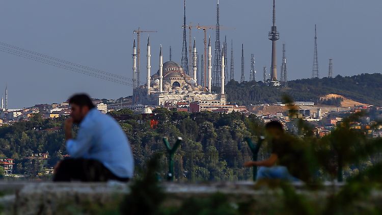Der Westen betrachtet das Geschehen in der Türkei mit Sorge.