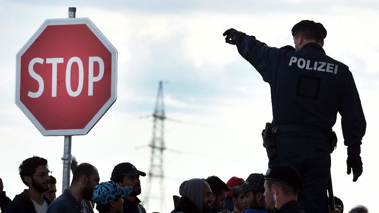 Soldaten und Polizei sollen an dem 100 Kilometer langen Grenzstreifen patrouillieren.