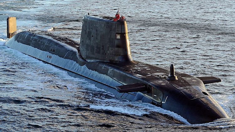 Die HMS Ambush kann abgetaucht die Welt umrunden. Dank modernster Technik stellt das U-Boot unter Wasser neuen Sauerstoff her.