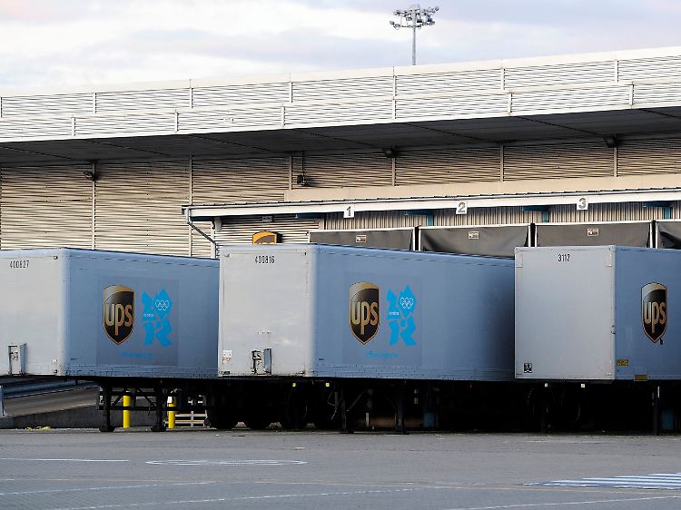 Solche Container werden in Köln-Bonn umgeladen. Die Kontrolle obliegt nur dem Aufgabeort.