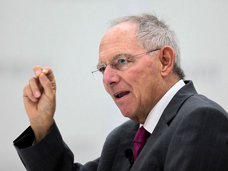 Bundesfinanzminister Schäuble will die einfache Steuererklärung durchsetzen.