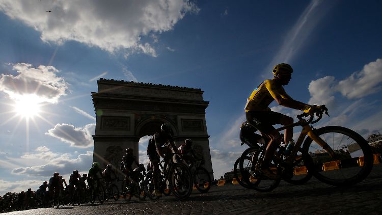 Den Sieg auf der letzten Etappe auf den Champs-Élysées sicherte sich André Greipel. Der 34-Jährige setzte damit eine deutsche Erfolgsserie auf fort.