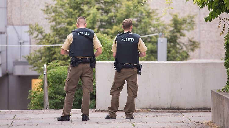 Münchner Polizisten nach dem Amoklauf am Olympia-Einkaufszentrum: Wie kann man eine Veranstaltung wie das Oktoberfest sichern?