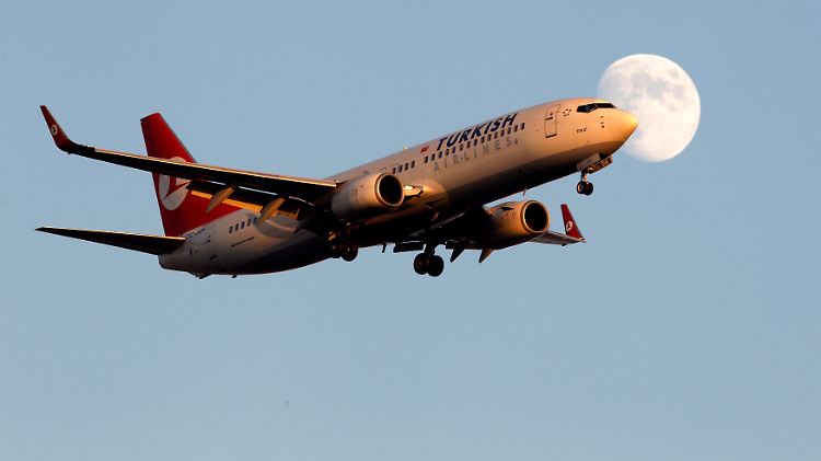 Die viertgrößte Airline Europas entlässt mehr als 200 Angestellte.
