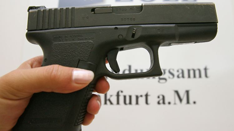Warum der Täter unbedingt eine Glock 17 wollte, ist unklar.