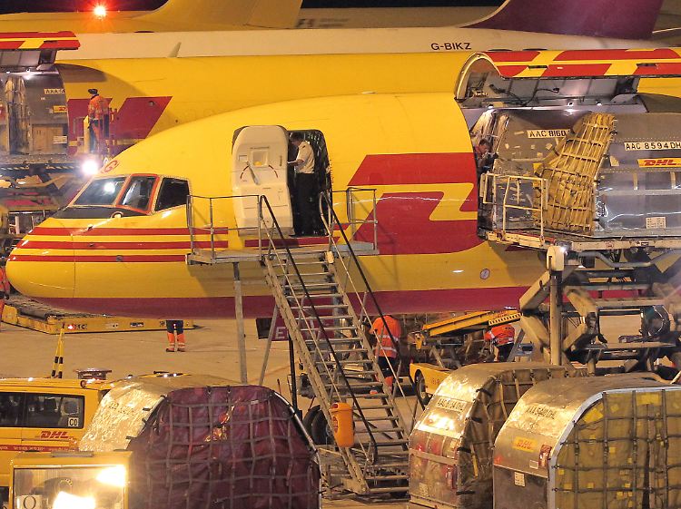 Zwei zufällig vereitelte Anschläge per Luftpost versetzen Terrorfahnder in Alarmstimmung.