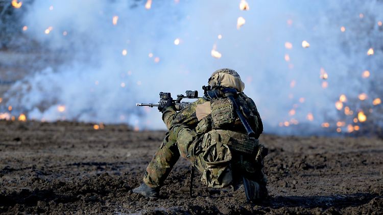 Eine Gefechtsübung auf dem Bundeswehrgelände im niedersächsischen Bergen.