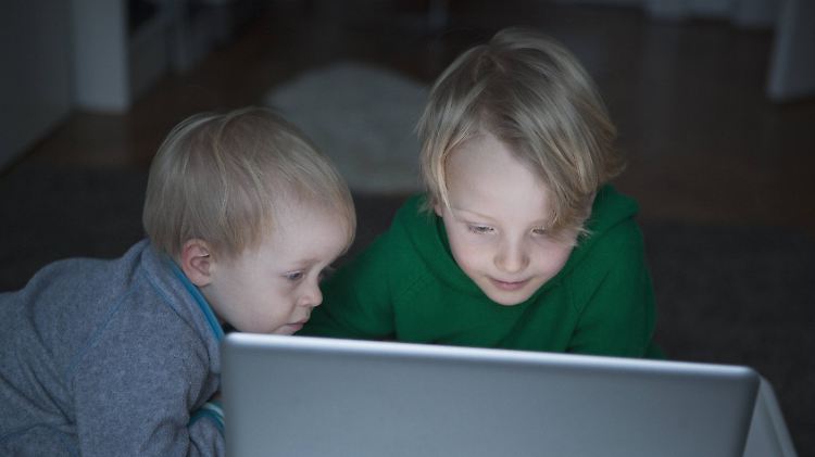 Wenn die eigenen Kinder ins Internet gehen, ist eine Schutz-Software nützlich. 