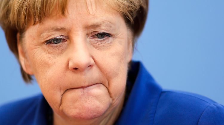 Die Kritik an Merkels Kurs reißt nicht ab.