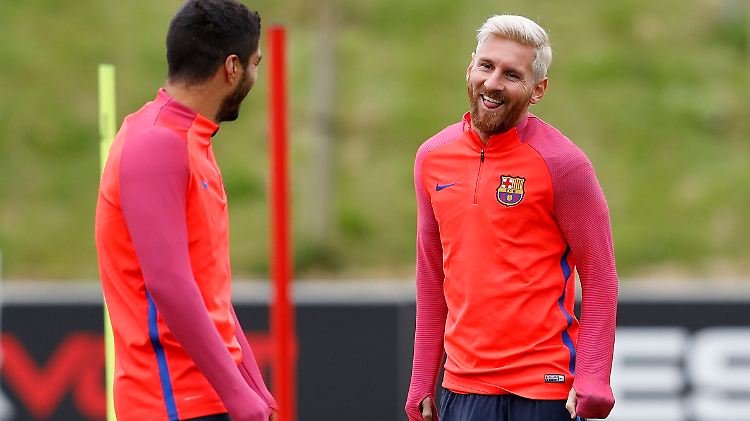 Im Training des FC Barcelona kann Lionel Messi nach der Final-Niederlage bereits wieder lachen.
