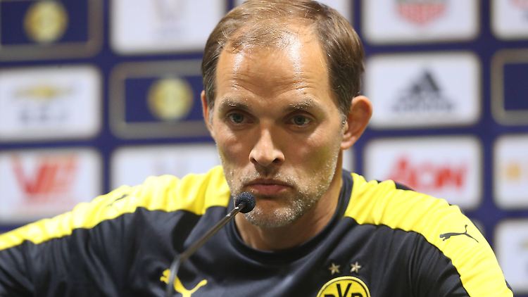 Thomas Tuchel bei der Pressekonferenz zum Abschluss der China-Reise.