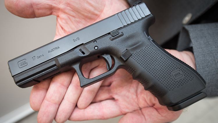 Eine Pistole vom Typ "Glock 17". Mit einer Waffe gleichen Typs hatte der Amokläufer in München geschossen.