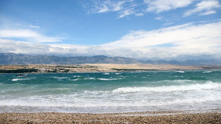 Am Strand von Zrce.
