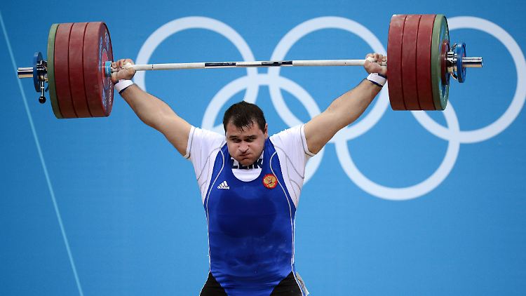 Der russische Gewichtheber Ruslan Albegov bei den Olympischen Spielen 2012 in London.