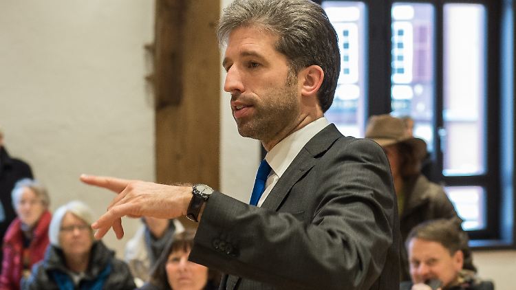 Bei den Grünen wegen seiner Äußerungen in der Flüchtlingspolitik umstritten: der grüne Tübinger Oberbürgermeister Palmer.