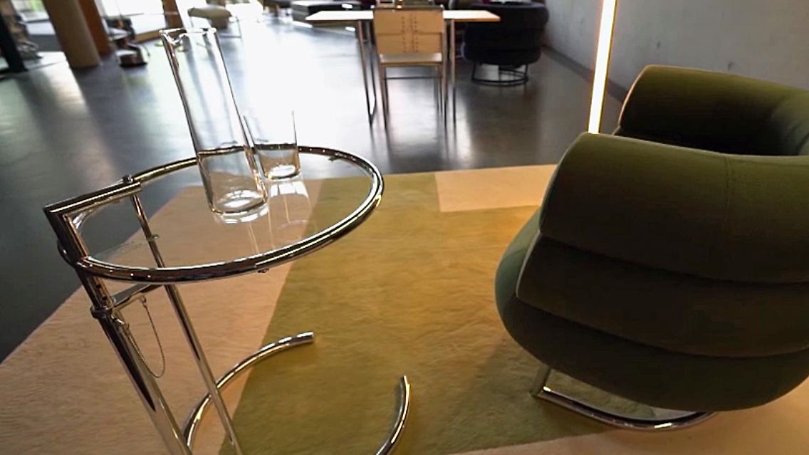 Adjustable-table.jpg