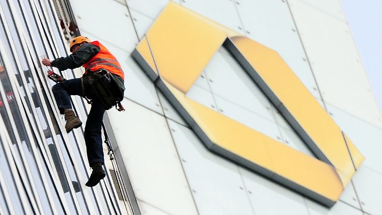 Wie weit geht es noch nach unten bei der Commerzbank?