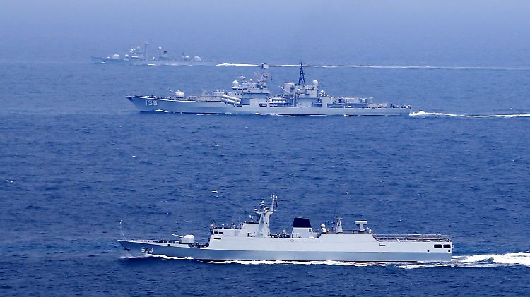 Bei dem Manöver im Ostchinesischen Meer wurden auch Torpedos und Raketen abgefeuert.