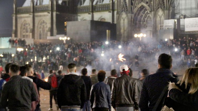 Das Geschehen auf der Kölner Domplatte während der Silvesternacht ist noch immer unübersichtlich.