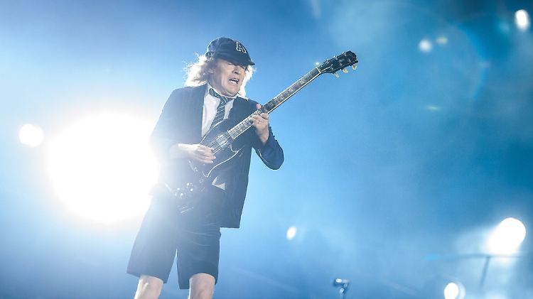 Angus Young war von Anfang an bei AC/DC dabei. Nun steht die Zukunft seiner Band in den Sternen.